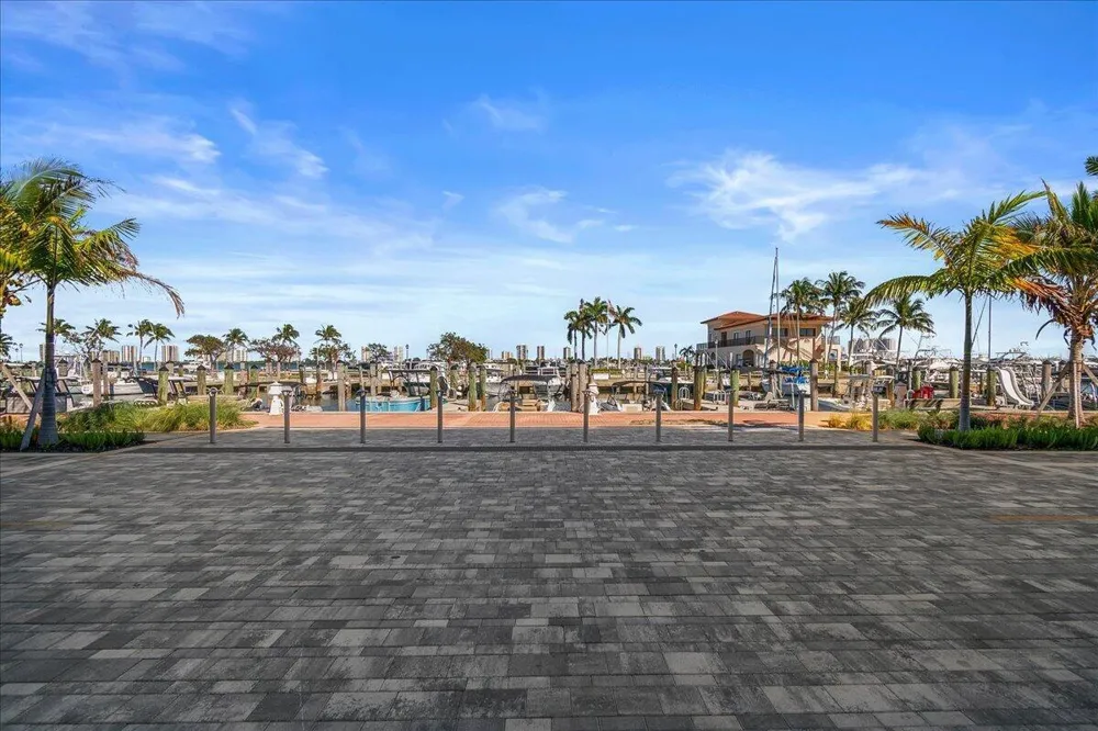 220 LAKE SHORE DRIVE #710 West Palm Beach, FL 33403