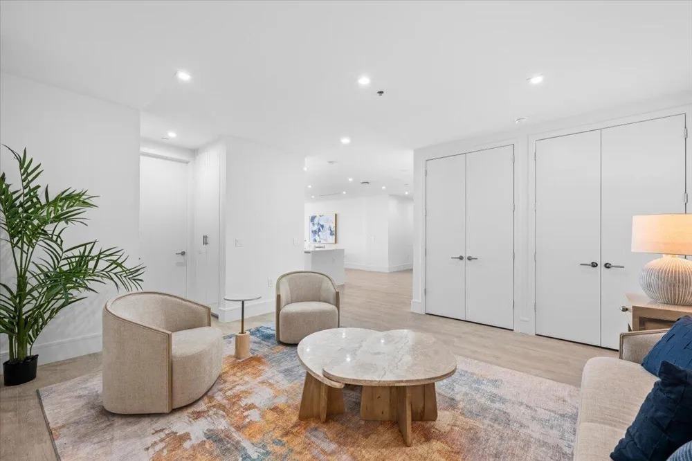 220 LAKE SHORE DRIVE #710 West Palm Beach, FL 33403