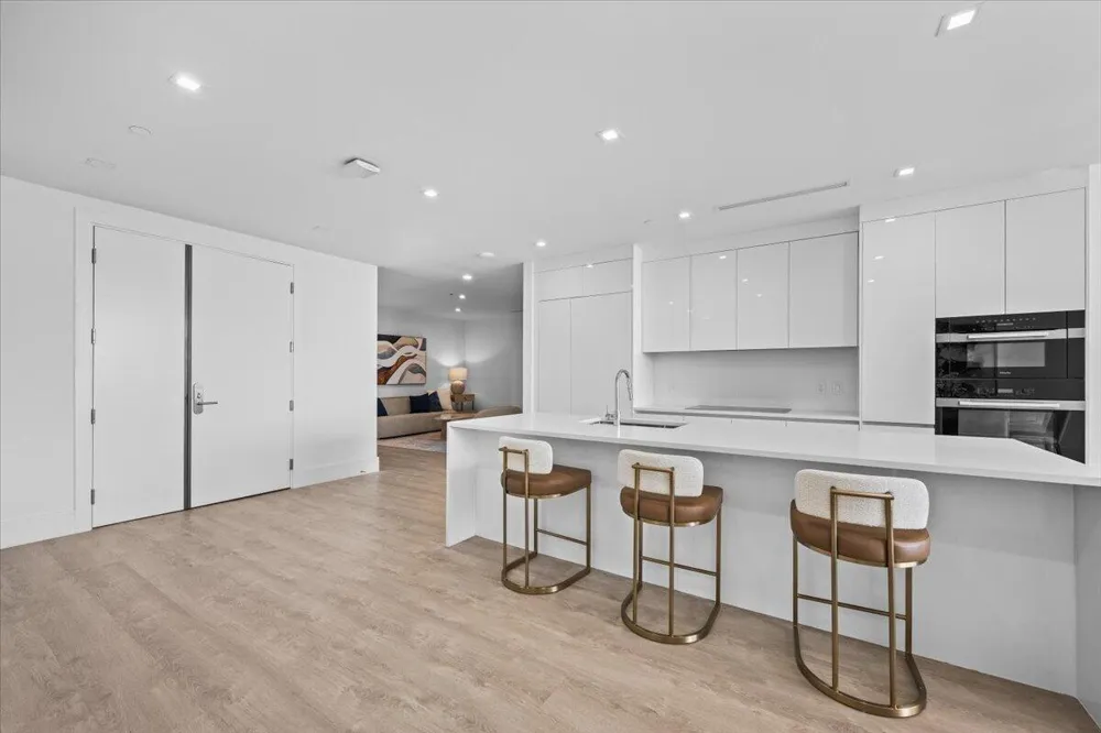 220 LAKE SHORE DRIVE #710 West Palm Beach, FL 33403