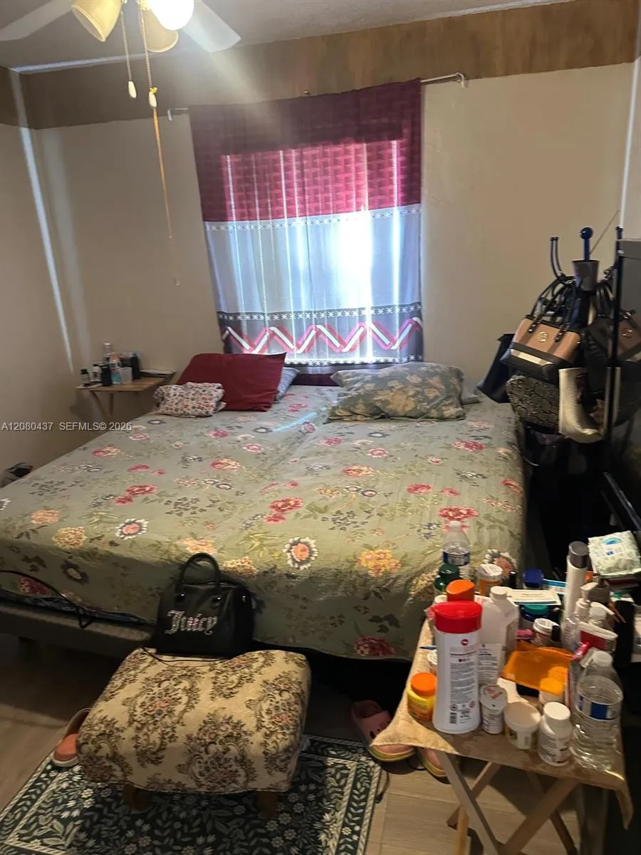 1500 NE 150th St Miami, FL 33161
