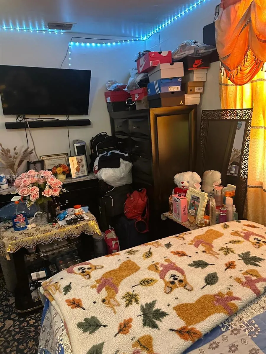 1500 NE 150th St Miami, FL 33161