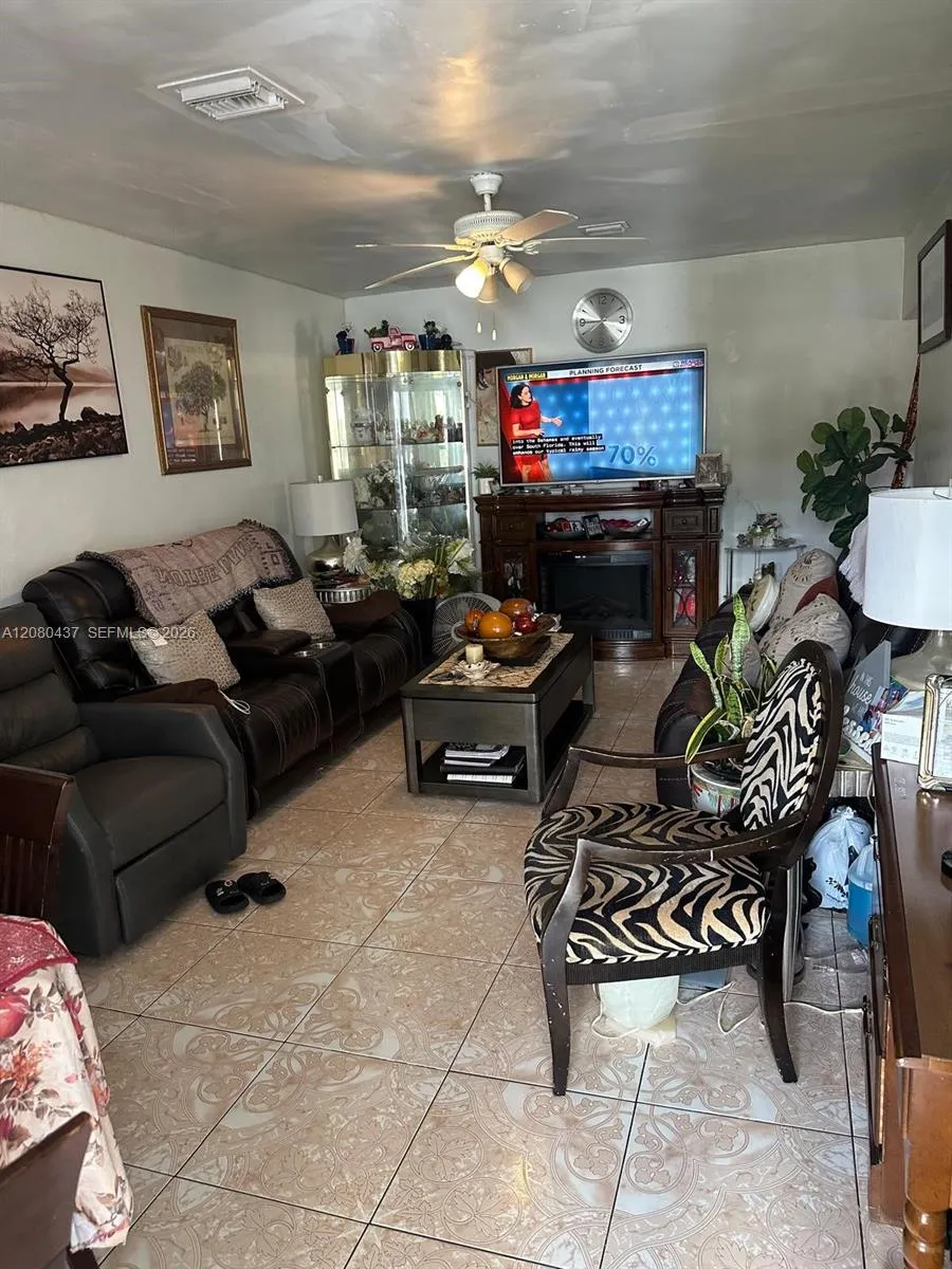 1500 NE 150th St Miami, FL 33161