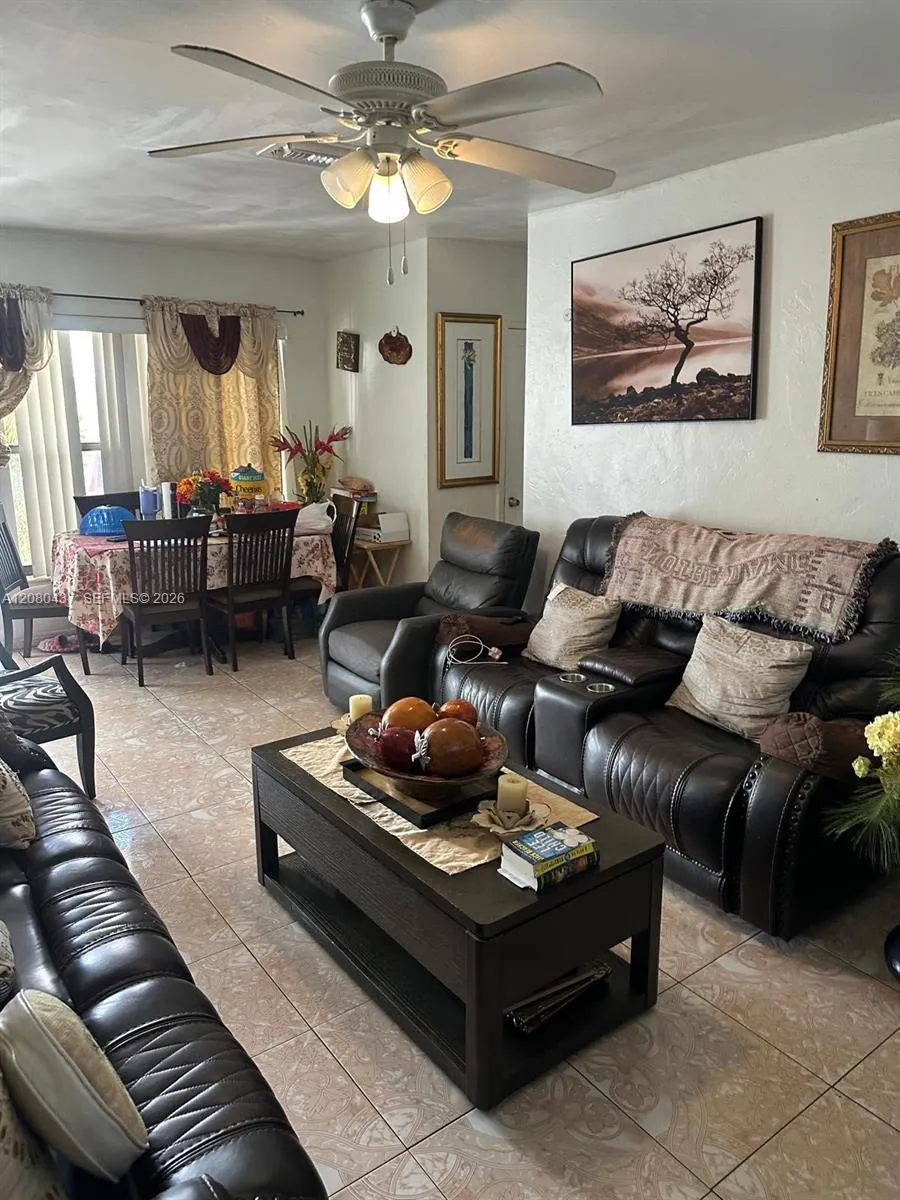 1500 NE 150th St Miami, FL 33161