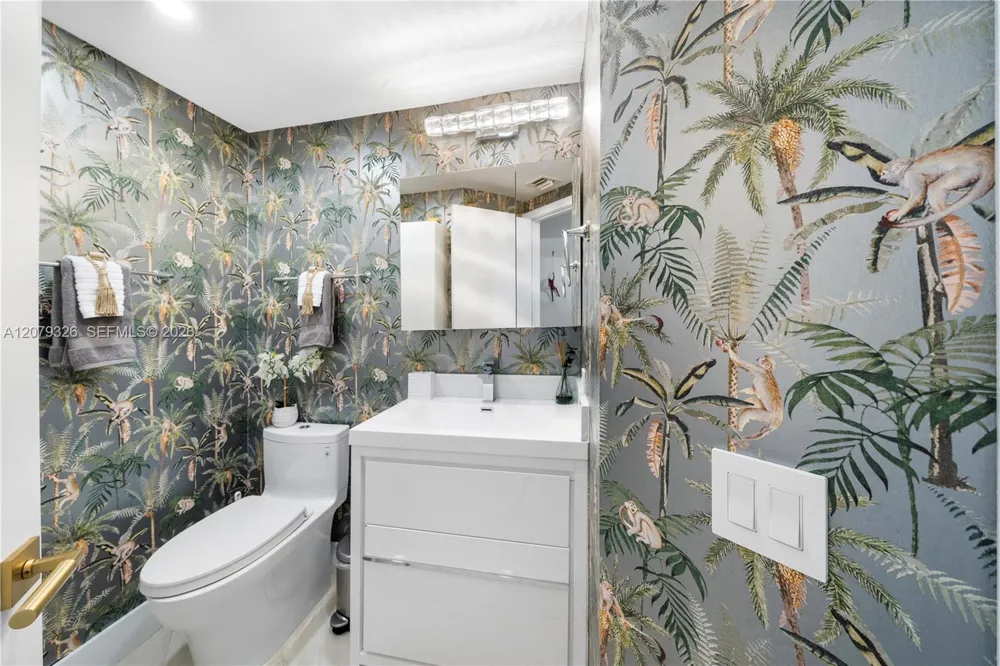 701 Brickell Key Blvd #707 Miami, FL 33131