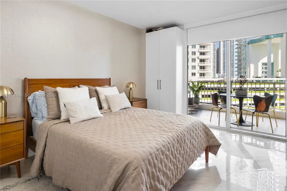 701 Brickell Key Blvd #707 Miami, FL 33131