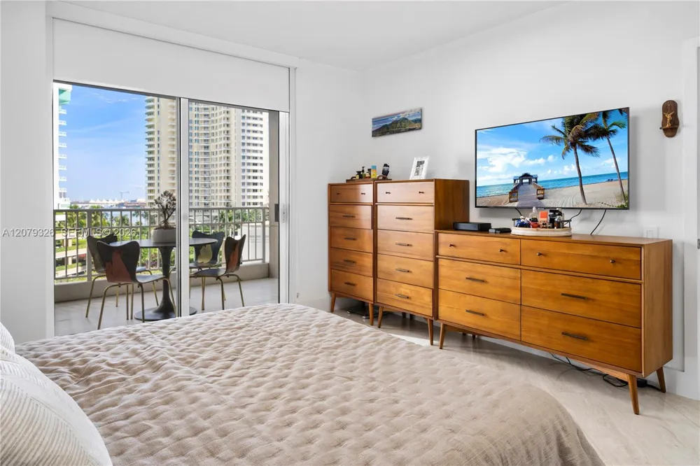701 Brickell Key Blvd #707 Miami, FL 33131