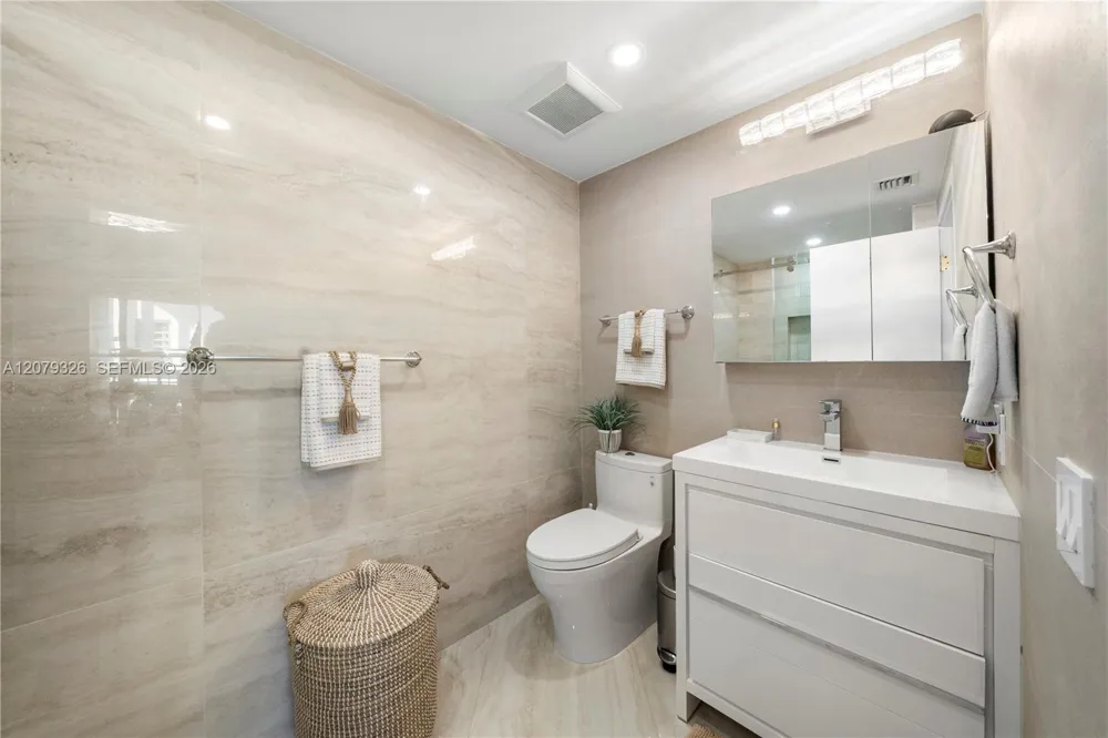 701 Brickell Key Blvd #707 Miami, FL 33131