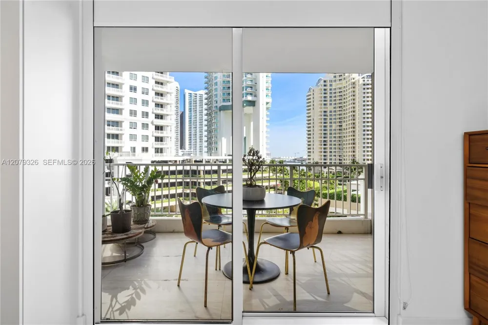 701 Brickell Key Blvd #707 Miami, FL 33131