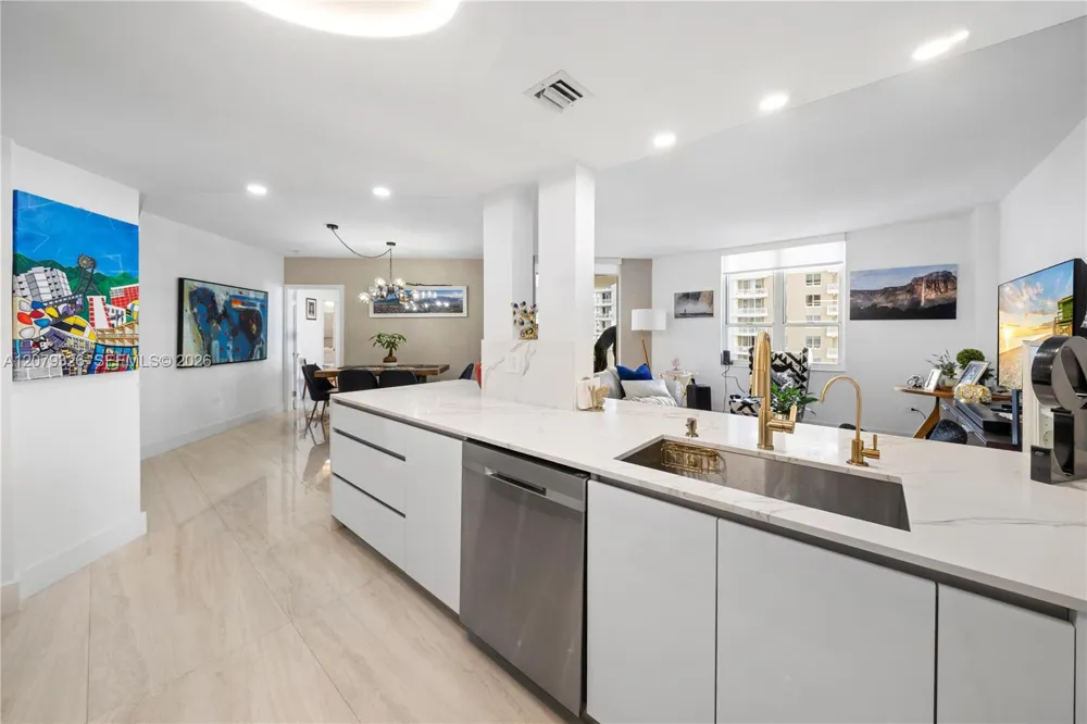 701 Brickell Key Blvd #707 Miami, FL 33131