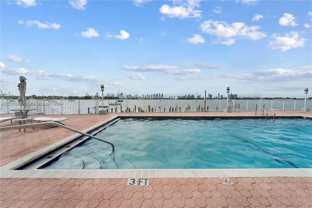 1228 West Ave #1006 Miami Beach, FL 33139