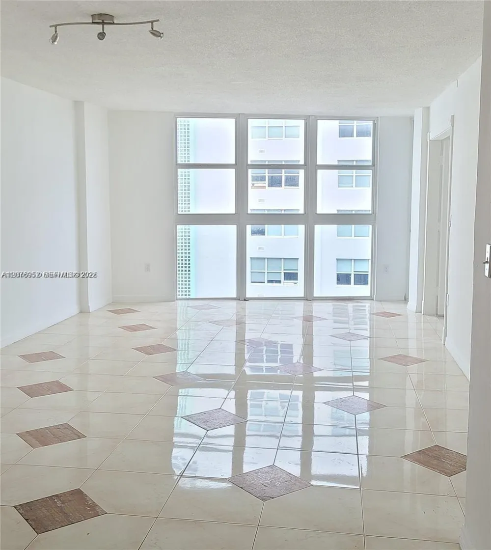 1228 West Ave #1006 Miami Beach, FL 33139