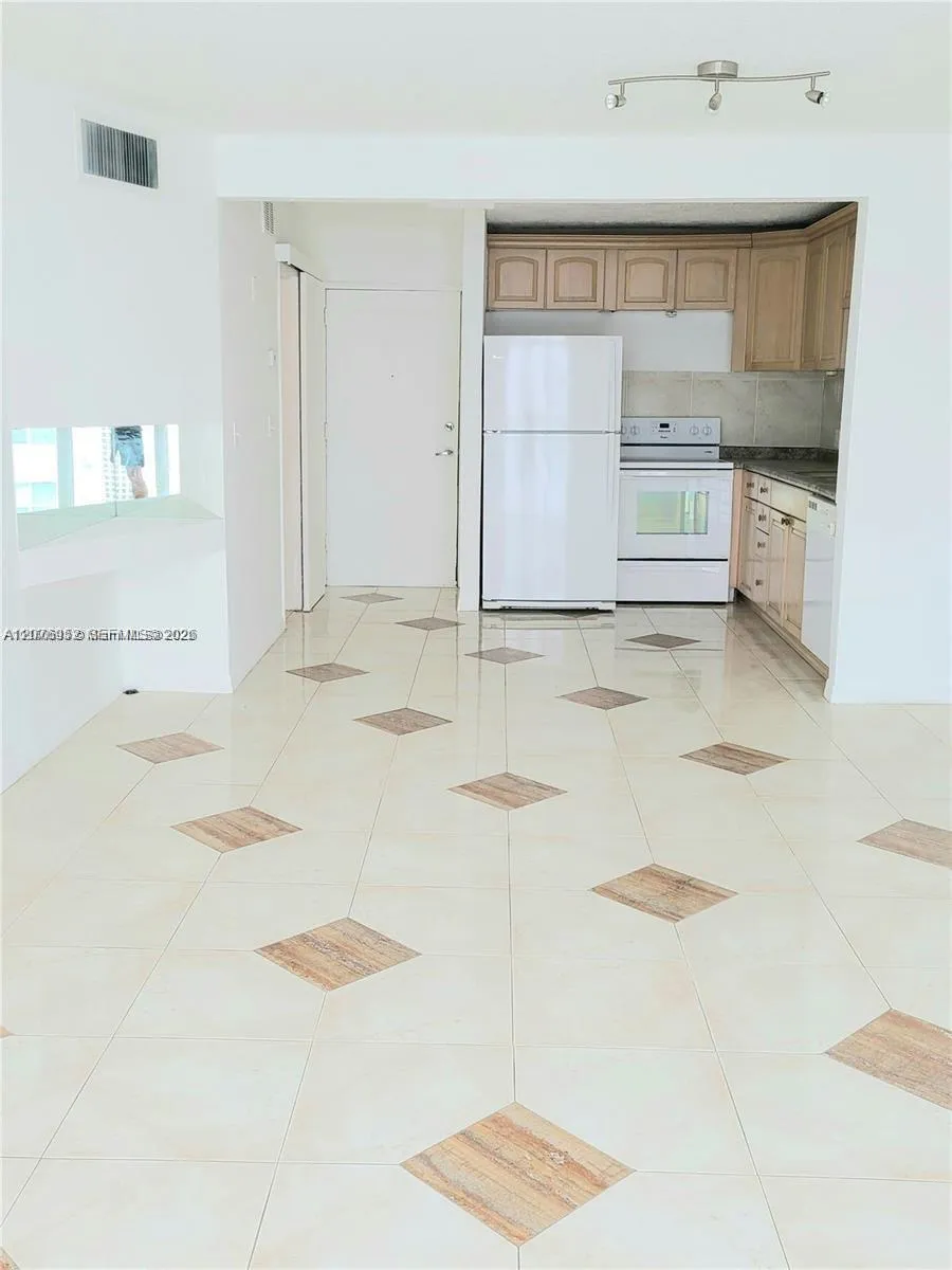 1228 West Ave #1006 Miami Beach, FL 33139