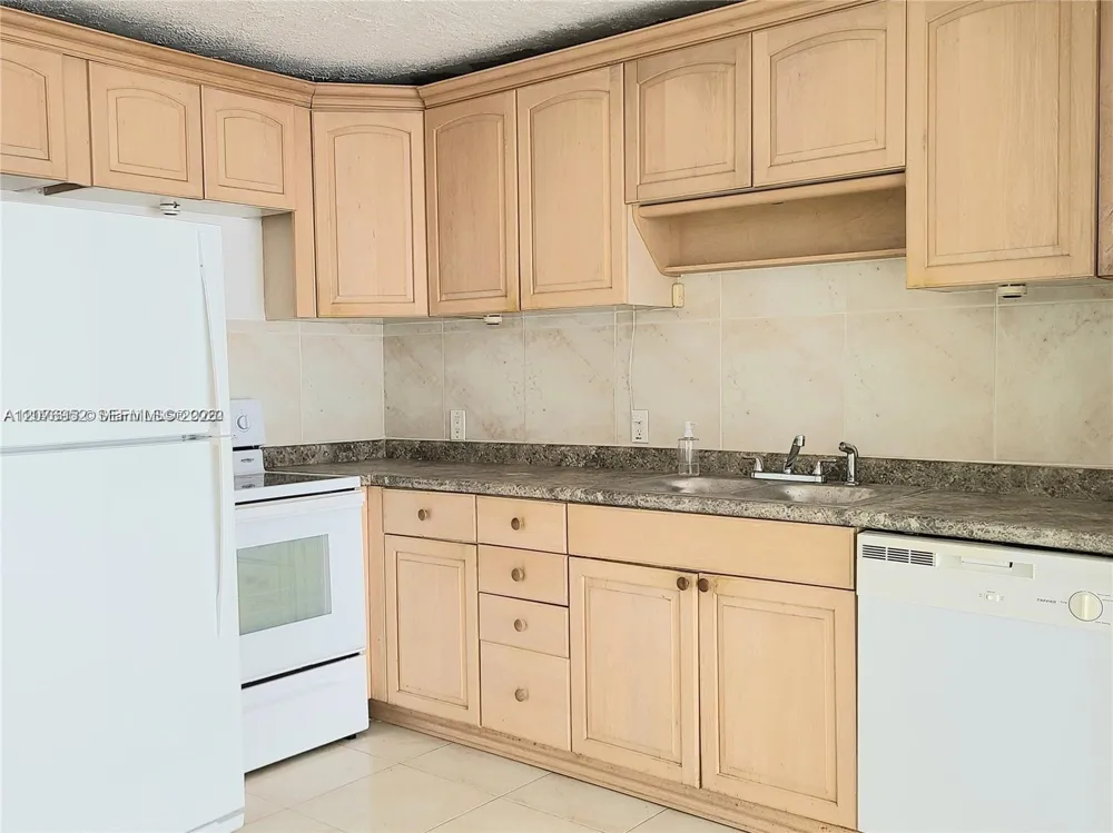1228 West Ave #1006 Miami Beach, FL 33139