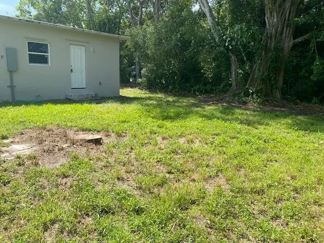 507 S 22nd Street #B Fort Pierce, FL 34950