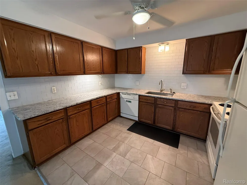 38505 Yarmouth Street Clinton Charter Township, MI 48038