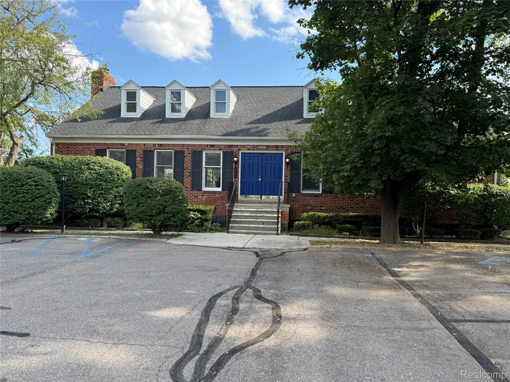 38505 Yarmouth Street Clinton Charter Township, MI 48038