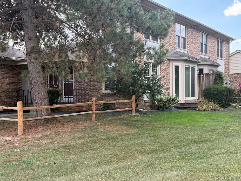38505 Yarmouth Street Clinton Charter Township, MI 48038
