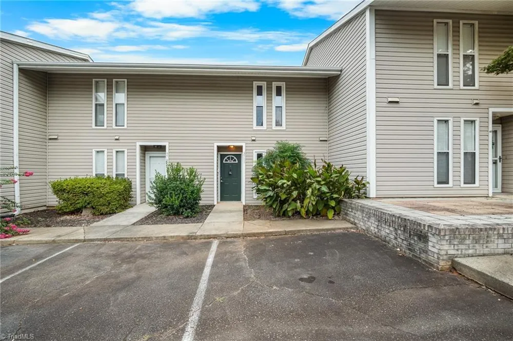 3705 Heathrow Drive Winston-Salem, NC 27127