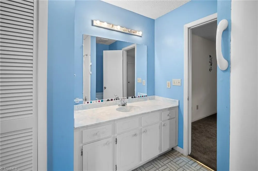 3705 Heathrow Drive Winston-Salem, NC 27127