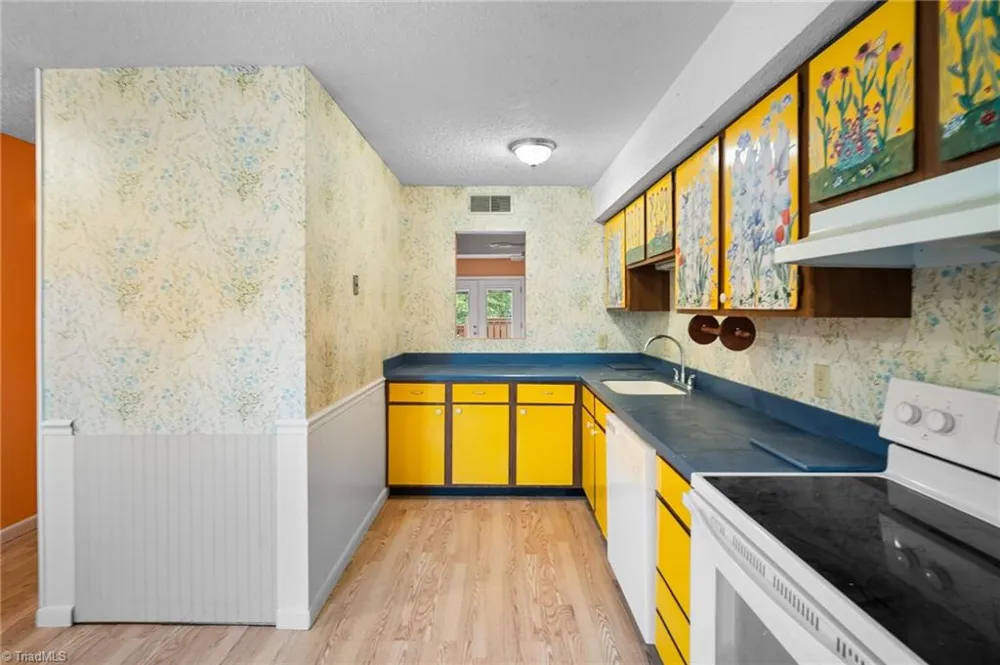 3705 Heathrow Drive Winston-Salem, NC 27127