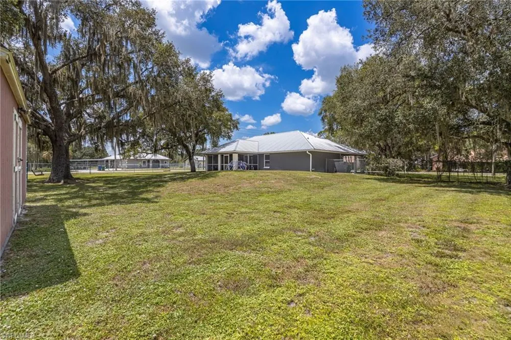 311 S Oak Street Labelle, FL 33935
