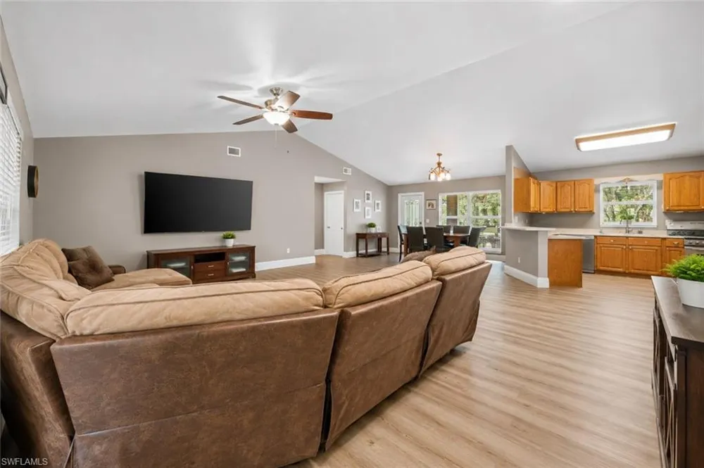 311 S Oak Street Labelle, FL 33935