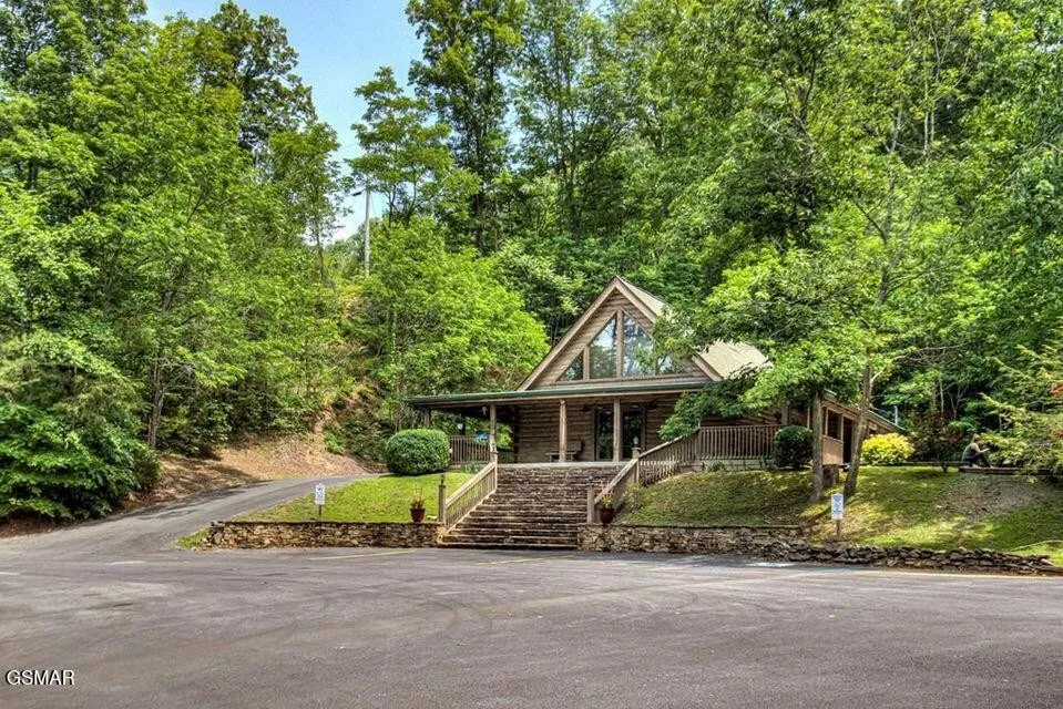 2505 Fleming Way Sevierville, TN 37876