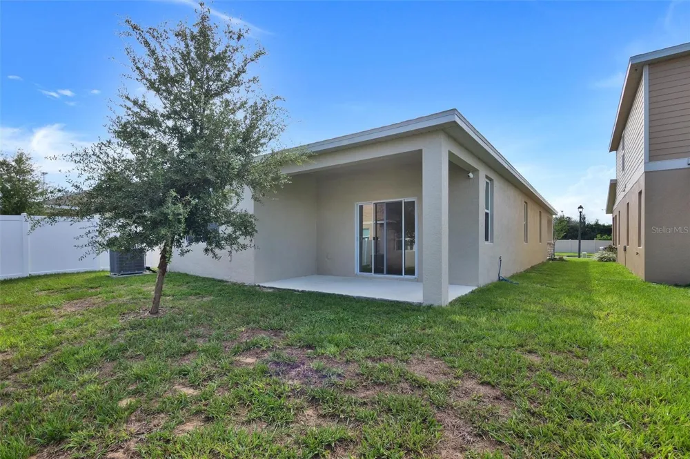 2599 AVALON PARK BOULEVARD Tavares, FL 32778