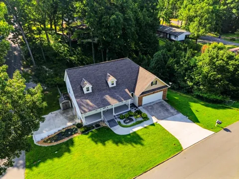 2850 Parkwood Trail NW