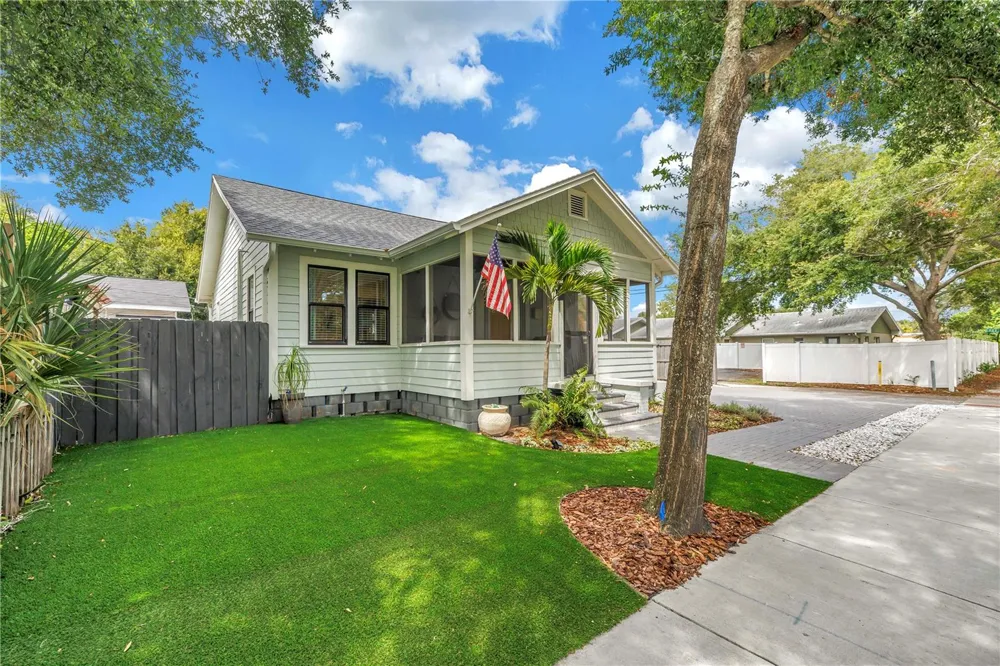 1323 7TH AVENUE St Petersburg, FL 33705