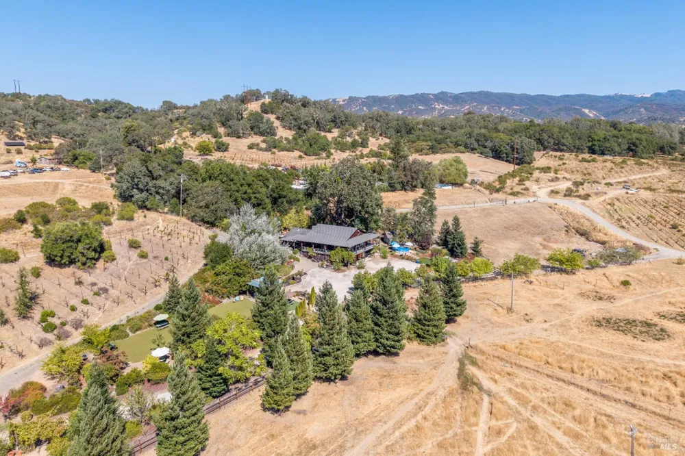 3991 Eastside Calpella Road Ukiah, CA 95482