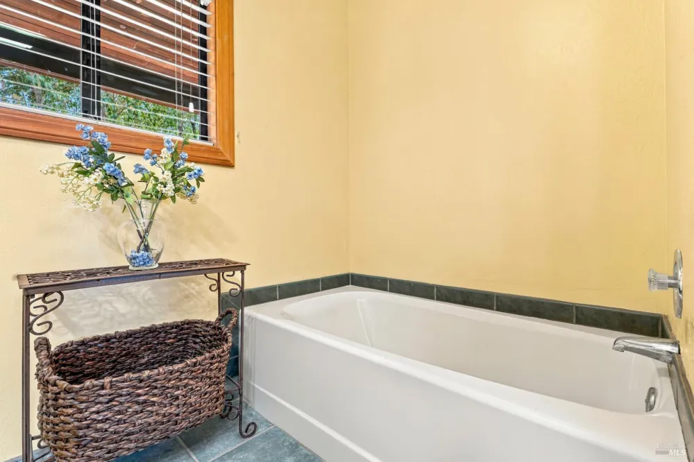 3991 Eastside Calpella Road Ukiah, CA 95482