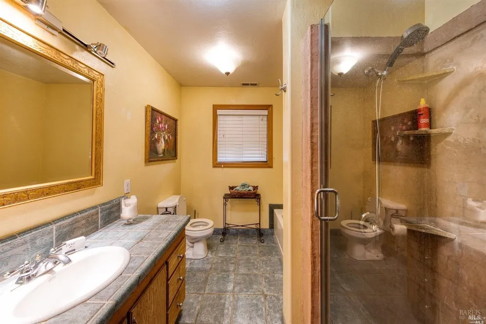 3991 Eastside Calpella Road Ukiah, CA 95482