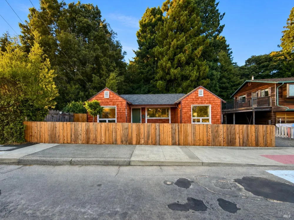 1021 Cedar Street Fort Bragg, CA 95437