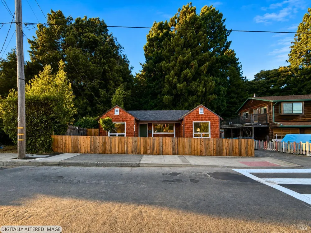 1021 Cedar Street Fort Bragg, CA 95437