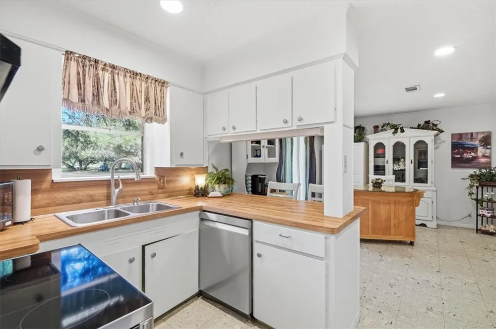 1829 12th Street Ingleside, TX 78362