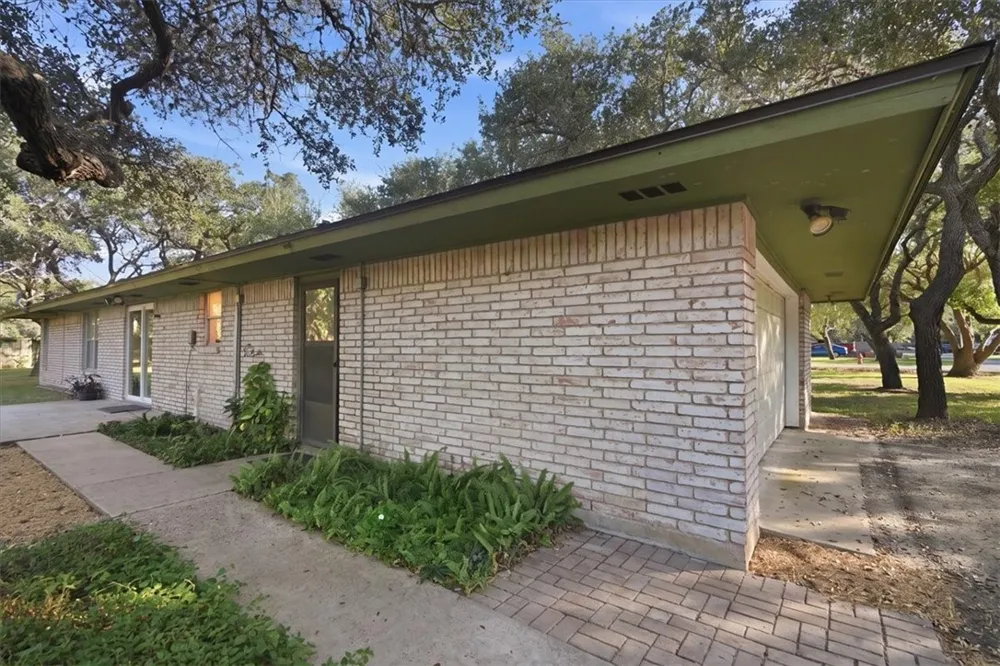 1829 12th Street Ingleside, TX 78362