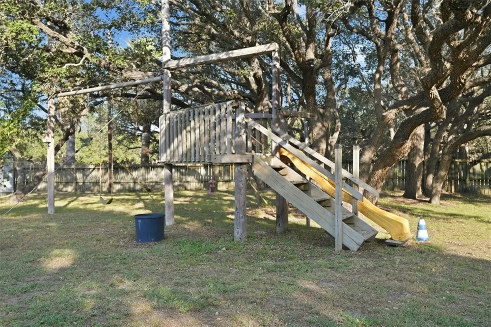 1829 12th Street Ingleside, TX 78362