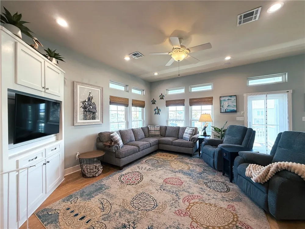 480 Bayside Drive Port Aransas, TX 78373