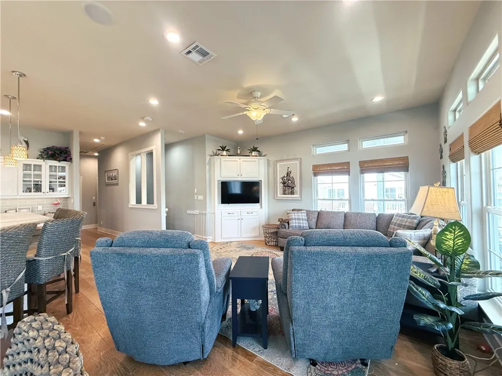 480 Bayside Drive Port Aransas, TX 78373