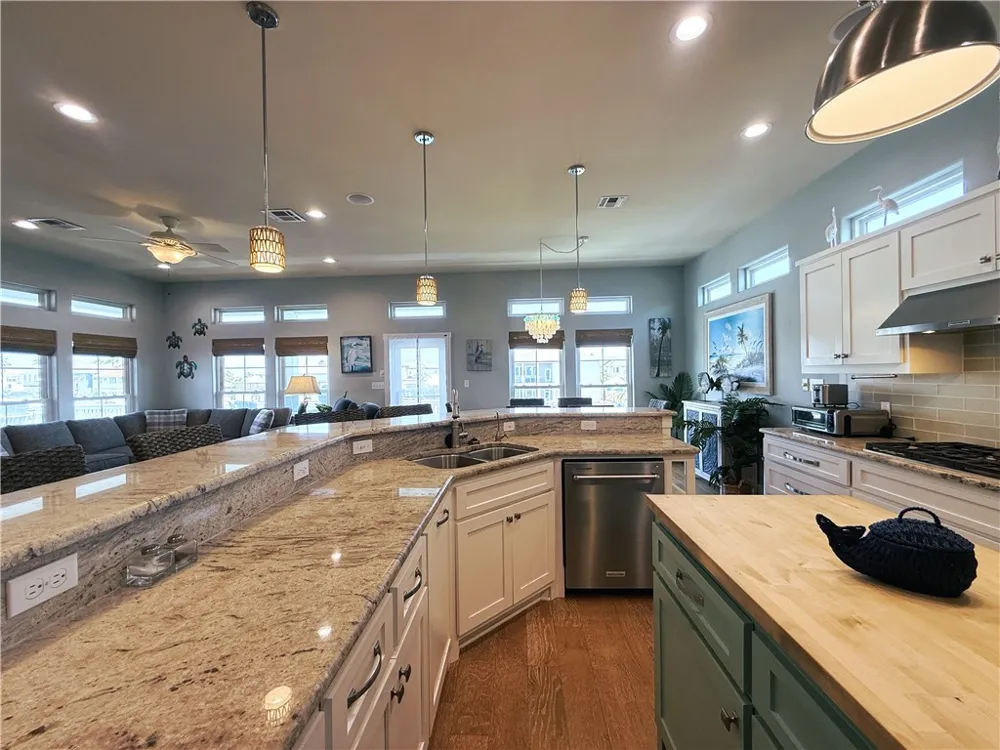 480 Bayside Drive Port Aransas, TX 78373