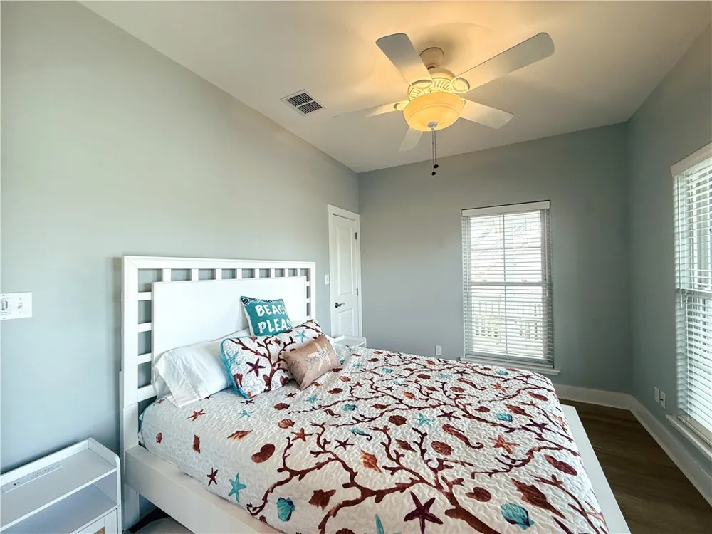 480 Bayside Drive Port Aransas, TX 78373