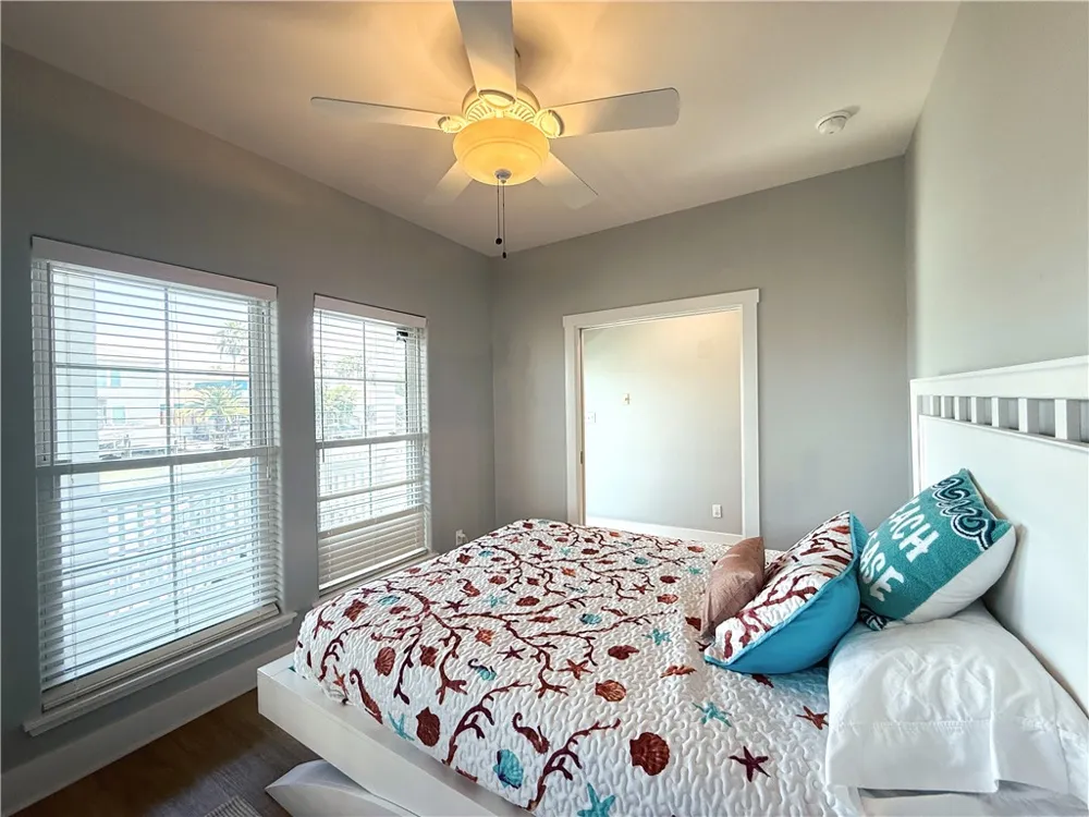 480 Bayside Drive Port Aransas, TX 78373
