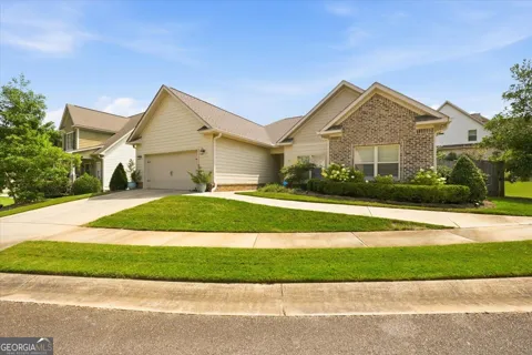 368 Carillon LN