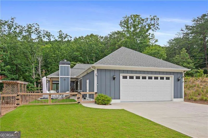 106 Osage CT Waleska, GA 30183
