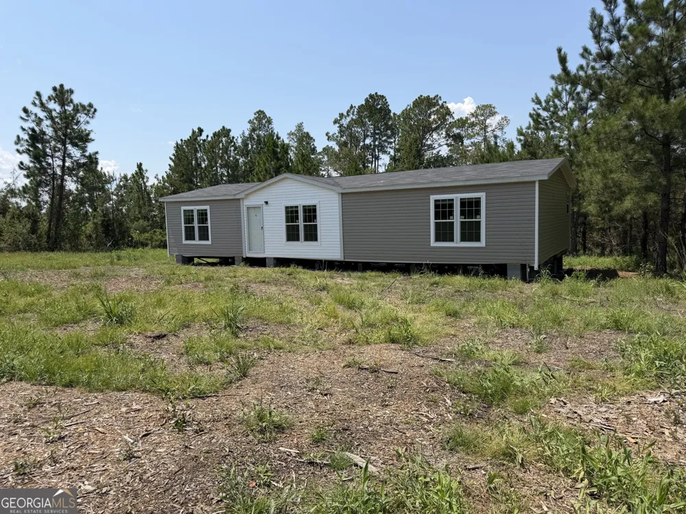 72 McLean RD Lumber City, GA 31549