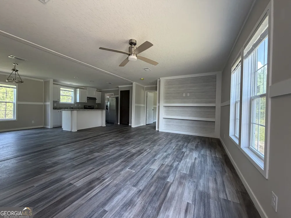 72 McLean RD Lumber City, GA 31549