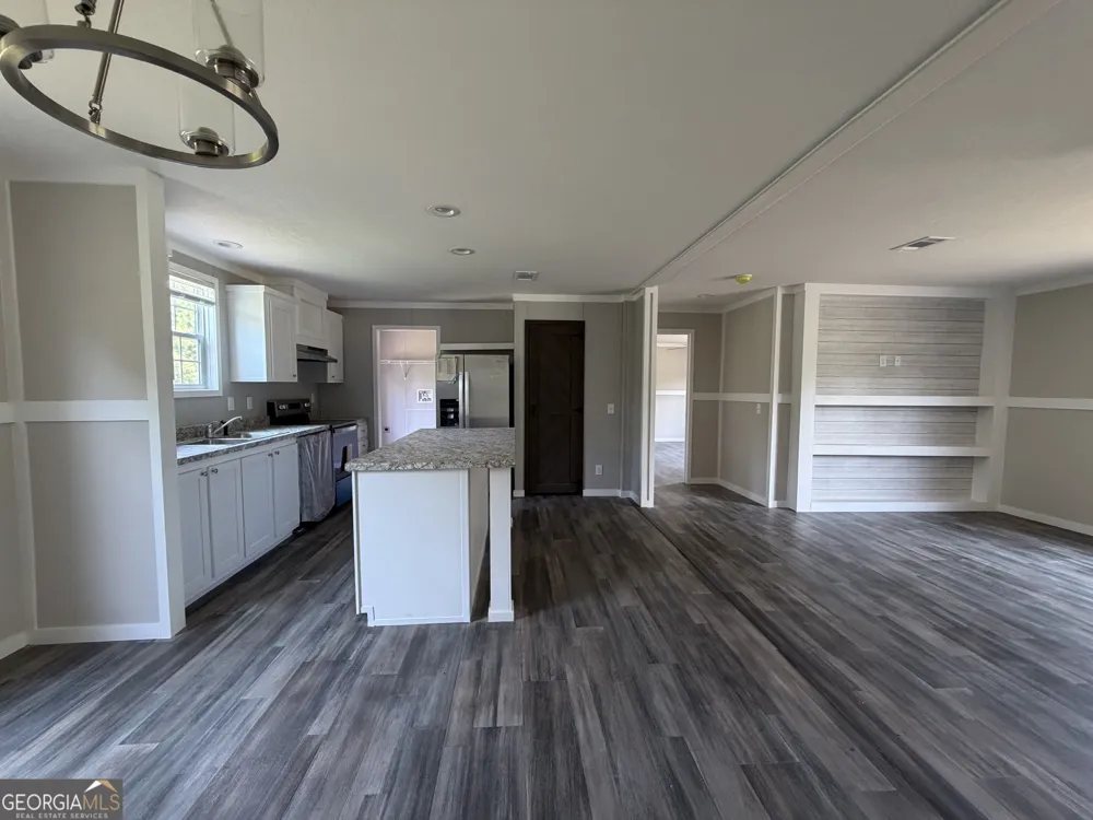 72 McLean RD Lumber City, GA 31549