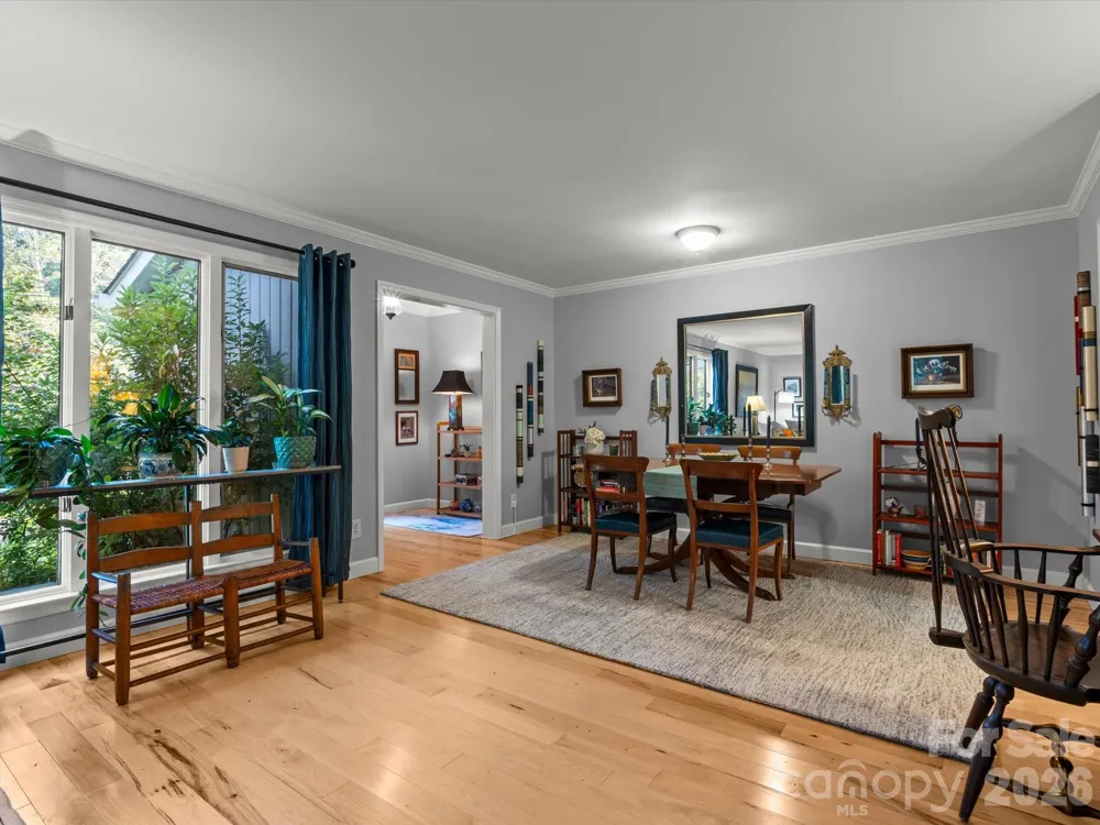 110 Aurora Drive Asheville, NC 28805