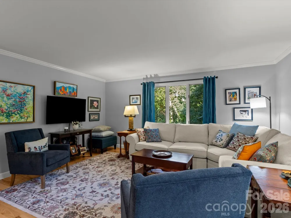 110 Aurora Drive Asheville, NC 28805